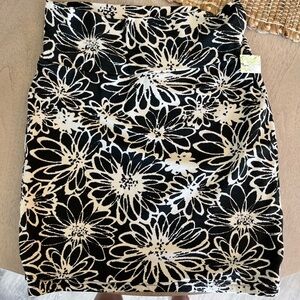 Forever 21 Black & White Floral Mini Skirt